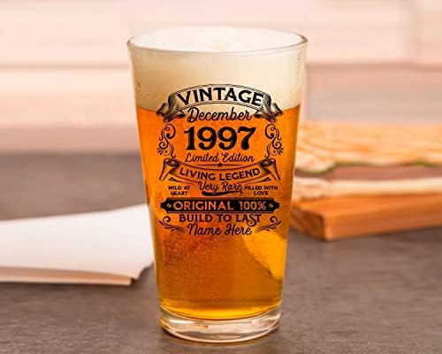 Prezzy Kişiselleştirilmiş Vintage Aralık 1997 Bira Bardağı 25 Yaşında 25th doğum Günü Hediyesi 2022 Pint Gözlük 16 oz